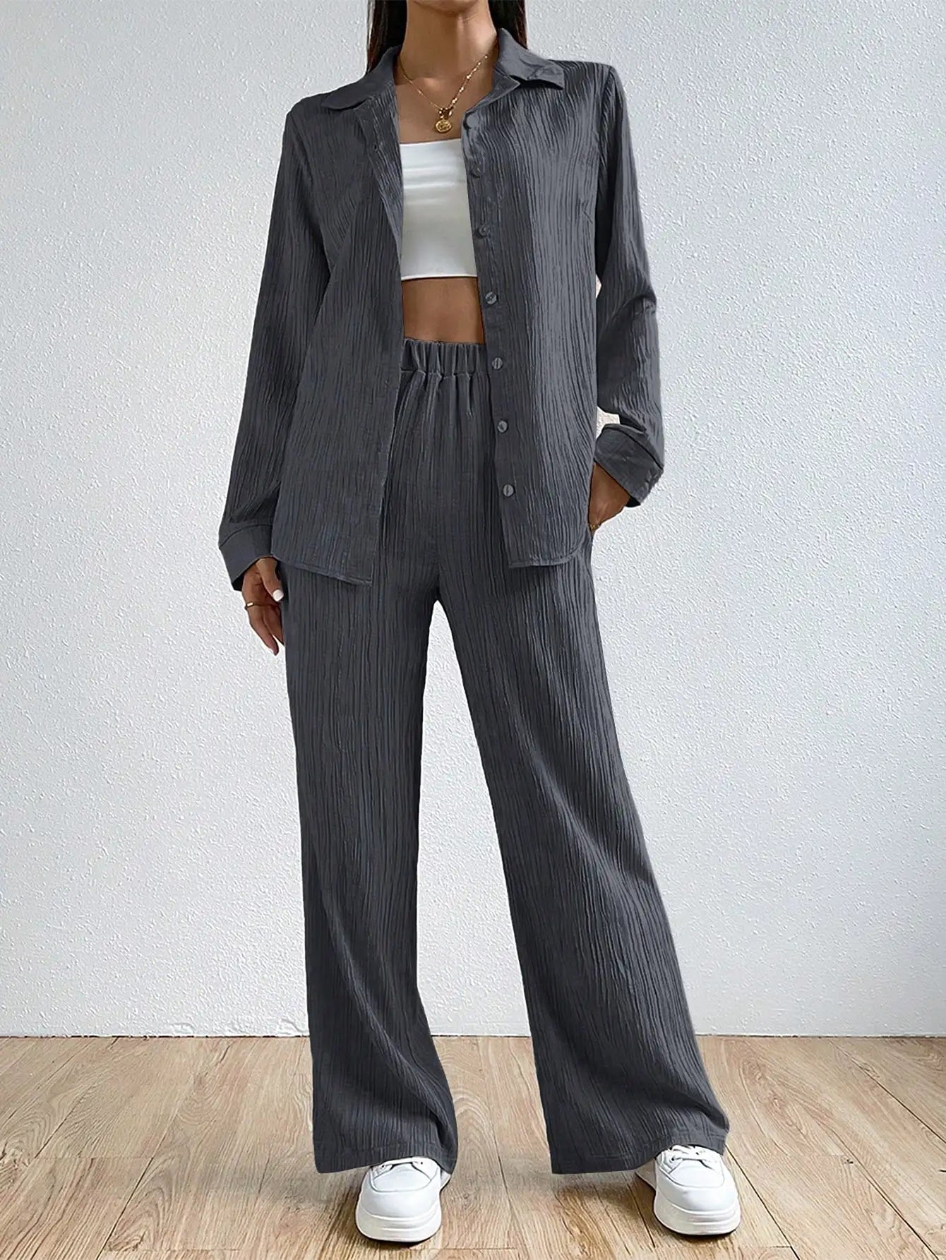 Zweiteiliger, einfarbiger Vintage-Hemd mit langen Ärmeln und Button-Down-Hemd. Lässiger, lockerer Damen-Hosenanzug mit geradem Bein - Trendtroovee